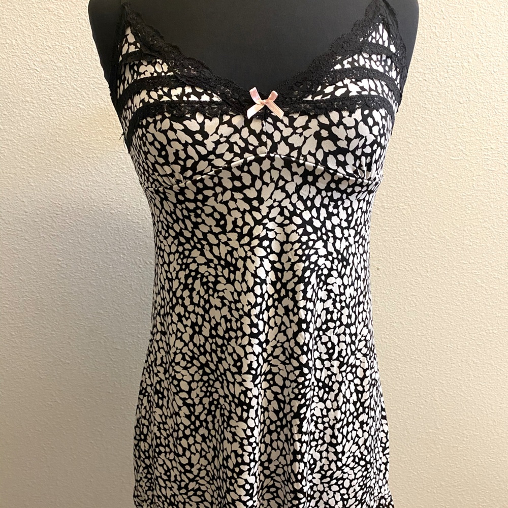 Lingerie Lace Ruffled Hem Nighty